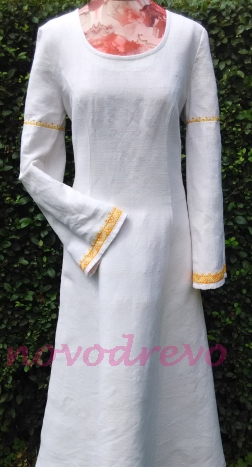 Dlhé ľanové šaty