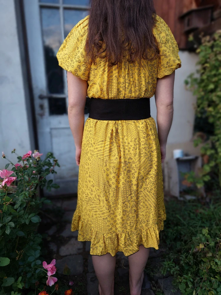 Žlté voľné šaty