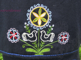 Mužská vesta - výšivka s vtáčikmi